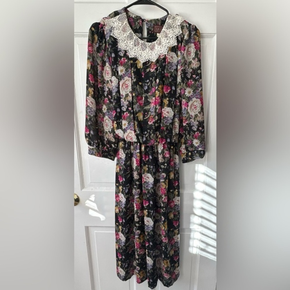 Vintage Dress Floral Lace Bib Coller Size 8 | Belt Included | Lisa II Dress